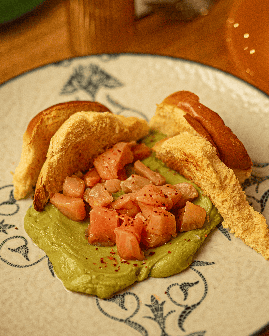 Tartar de atún en salsa ponzu cítrica con toque asiático
